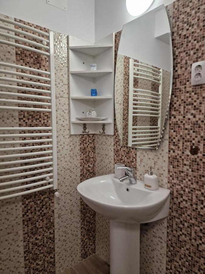 Laroka House Beautiful Apartment Universitate Center Bucureşti Ngoại thất bức ảnh